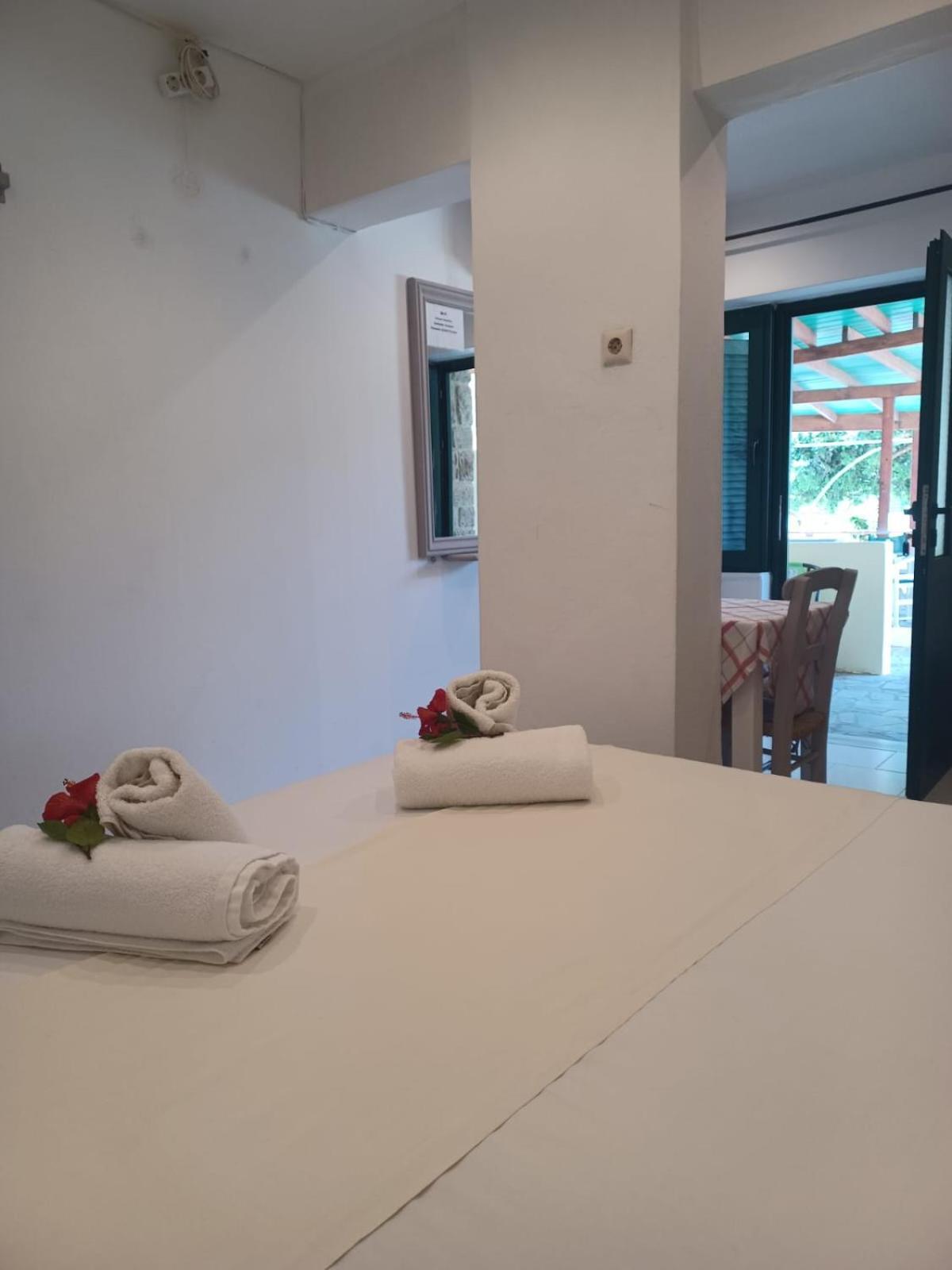 Apartments And Studios Xenophon Matala Buitenkant foto